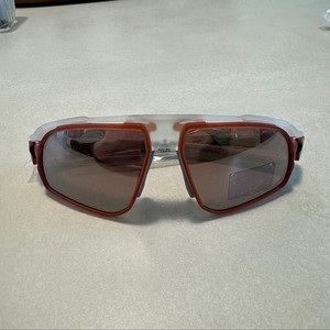 나이키 러닝 선글라스 새상품 (디스트릭트비전 오클리 100% 하이퍼크래프트 취향)