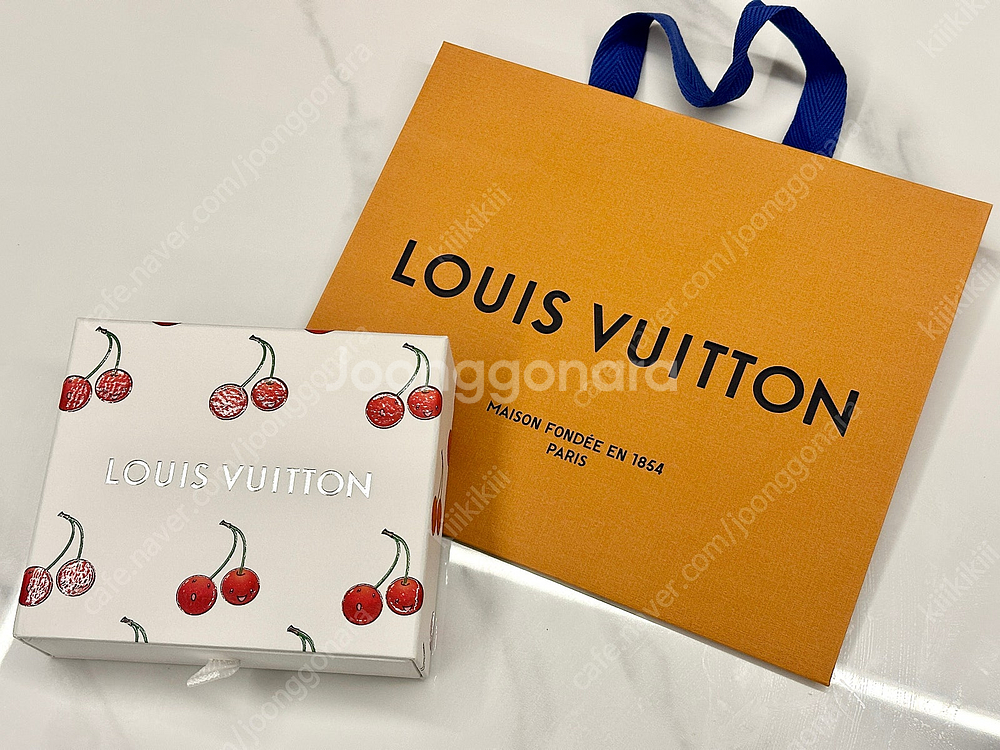 명품 쇼핑백 판매합니다 :) 루이비통 쇼핑백, 박스, 디올 쇼핑백, 샤넬, 버버리, sk2, 티파니, 롱샴, 불가리...--1