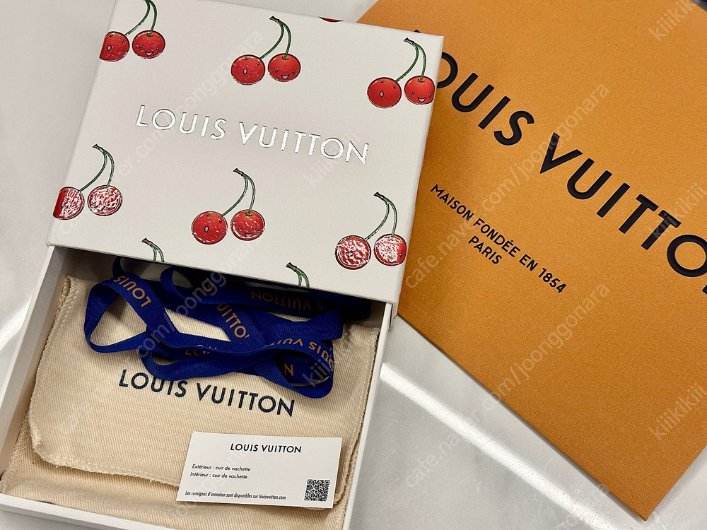 명품 쇼핑백 판매합니다 :) 루이비통 쇼핑백, 박스, 디올 쇼핑백, 샤넬, 버버리, sk2, 티파니, 롱샴, 불가리... 이미지