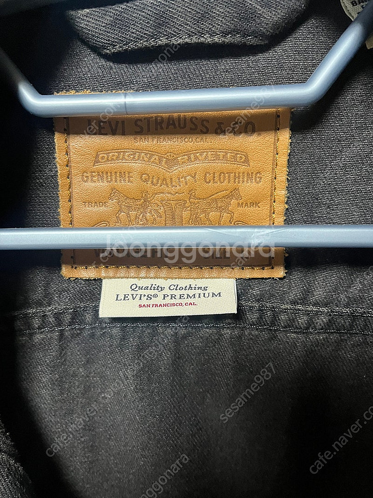 리바이스 트러커 데님 자켓 블랙 L 사이즈 판매합니다--2