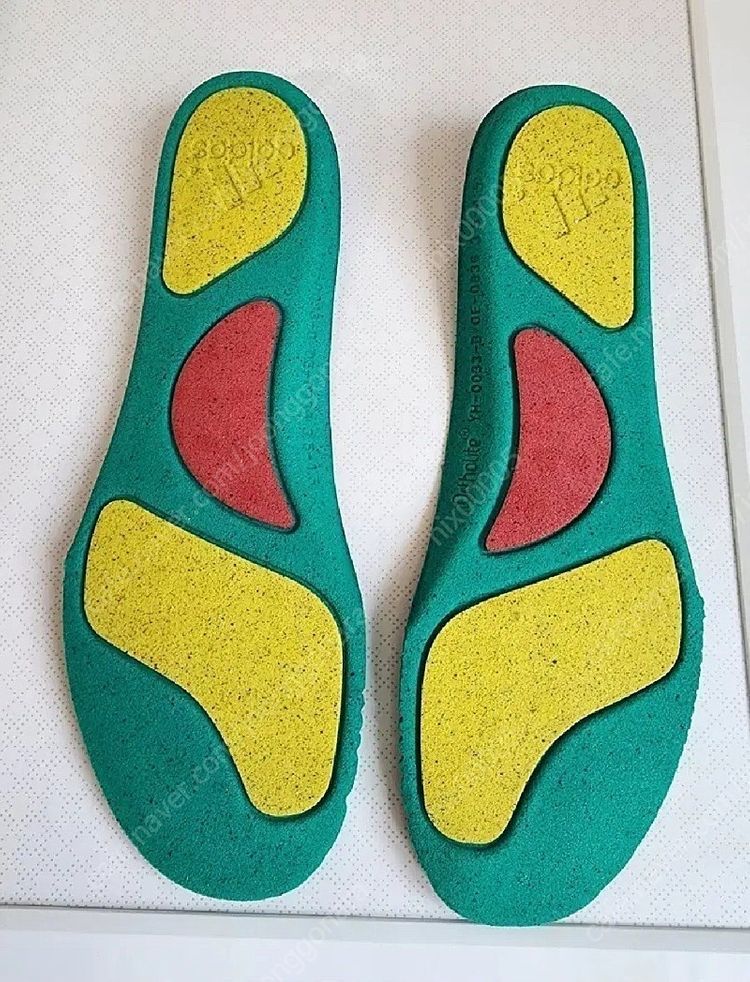 아디다스 이지부스트700 솔트 이미지