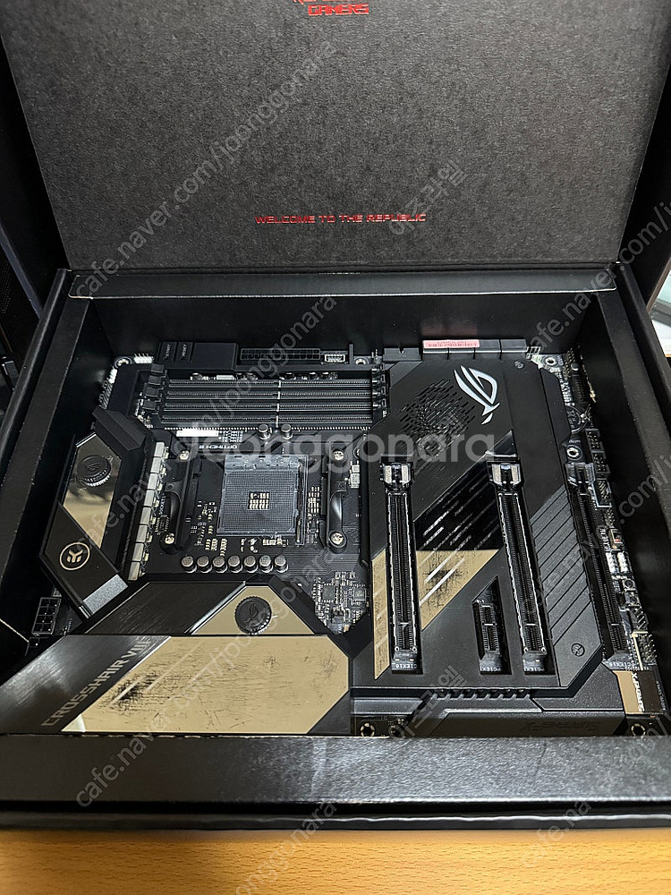 ASUS X570 포뮬러 메인보드 판매합니다.--1