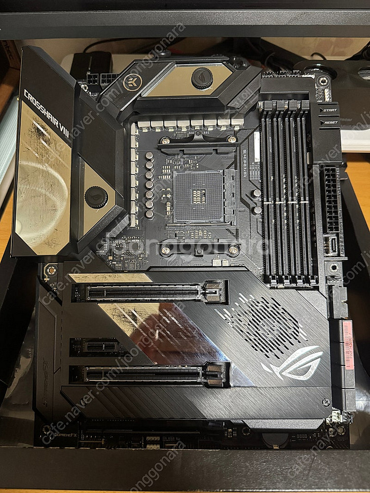 ASUS X570 포뮬러 메인보드 판매합니다.--2