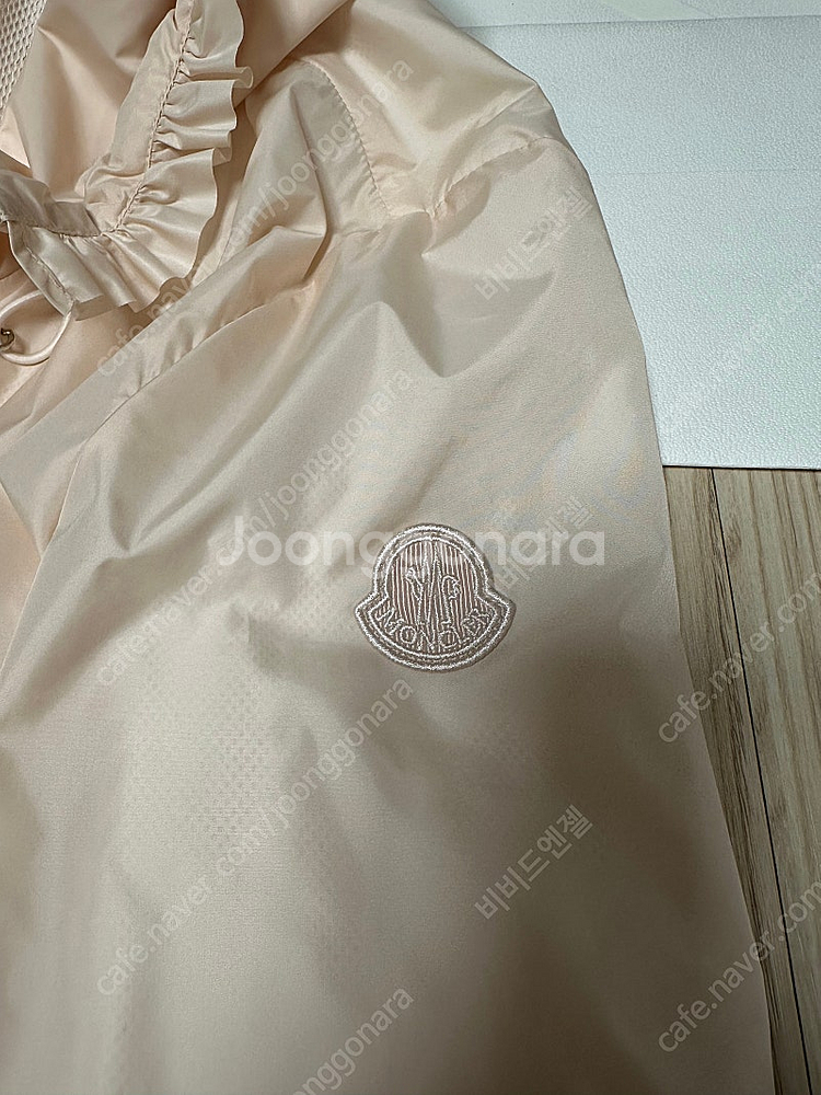 몽클레어 바람막이 파릴론스 핑크 팝니다.--1