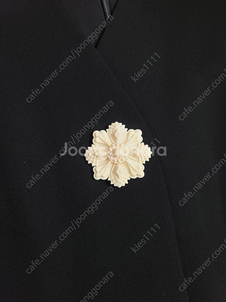 MICHAA 미샤 V-neck Flower Button...--6