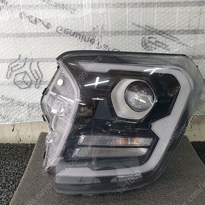레이 23년형 헤드라이트 운전석(92101-A3800) 팝니다.