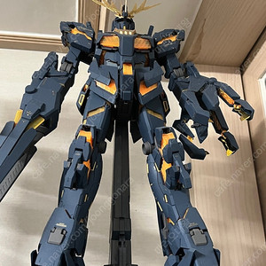 반다이 PG 유니콘건담 2호기 밴시 암드아머 장착형 (완성) 팝니다.