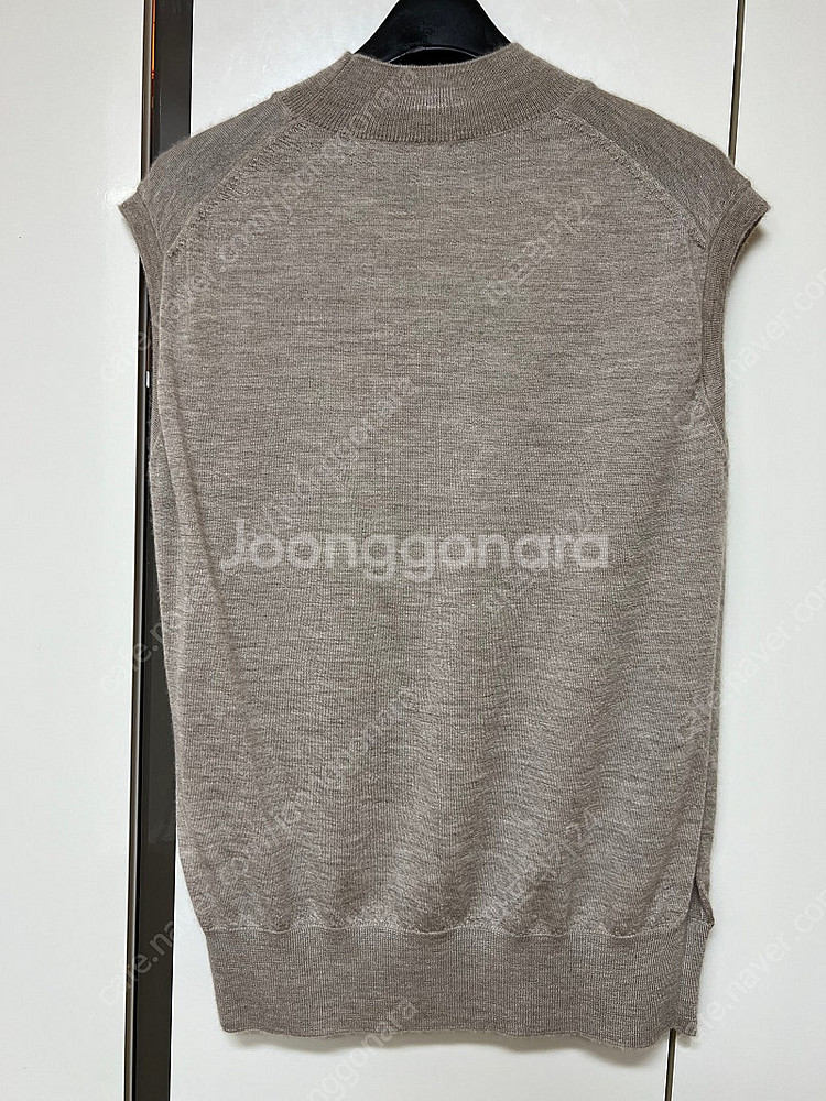 더캐시미어 민소매 니트--2