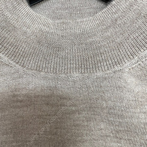 더캐시미어 민소매 니트