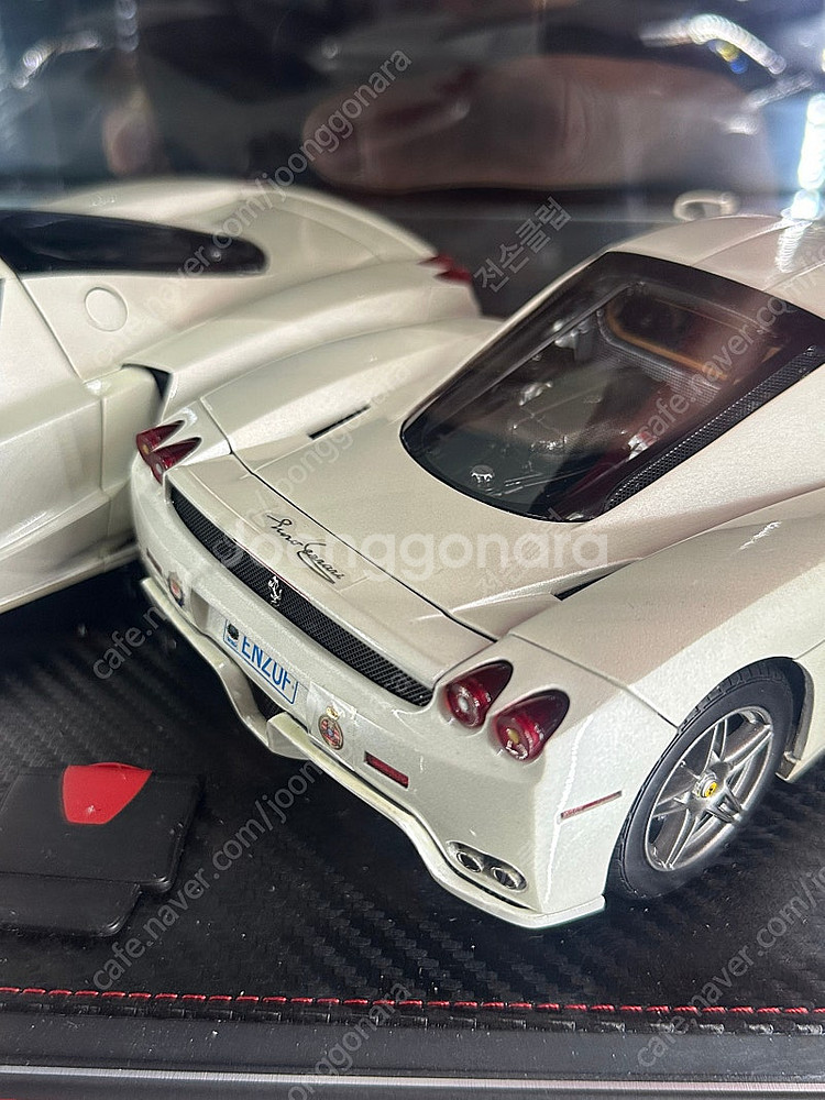 1:18 bbr 엔초 페라리 화이트 다이캐스트 (오토아트,교쇼,엑소토,cmc)--3