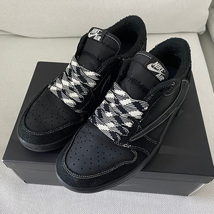 나이키 x 트래비스 스캇 팬텀 블랙 255mm