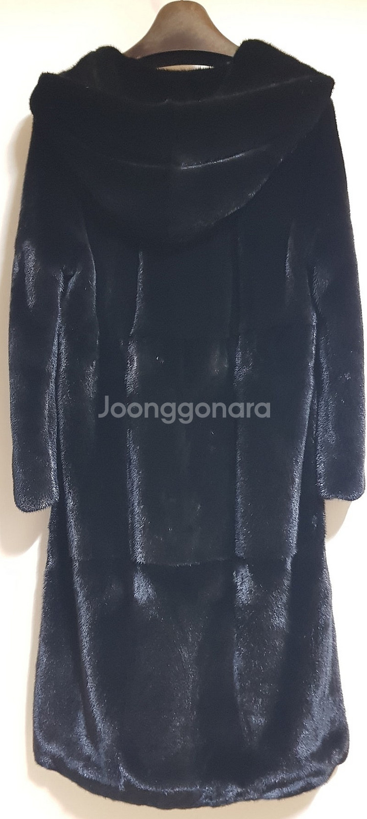 성진모피 블랙그라마 휘메일 풀후드 롱밍크코트--1