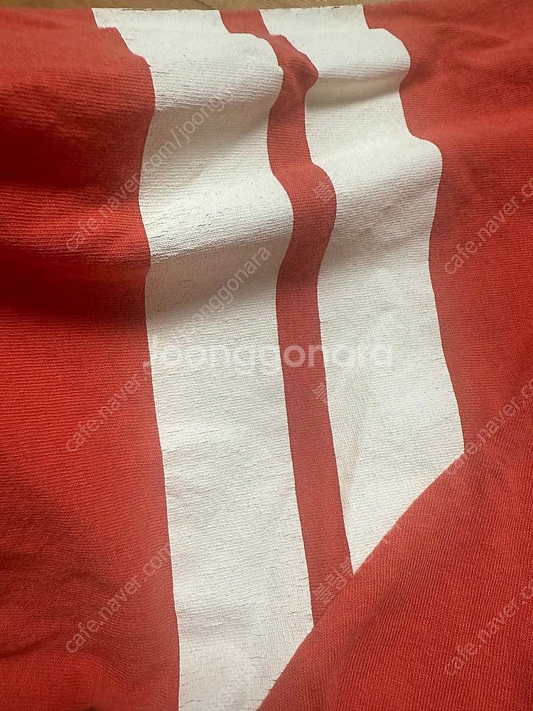 타오 숫자티 레드12y사이즈 판매해요--3