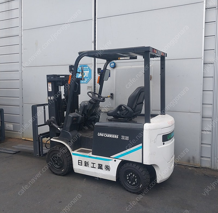 TCM 전동지게차 2.5톤 3단3600MM 싸이드쉬프트장착 3259시간 사용 2019년식 [신차수준] 전기--1