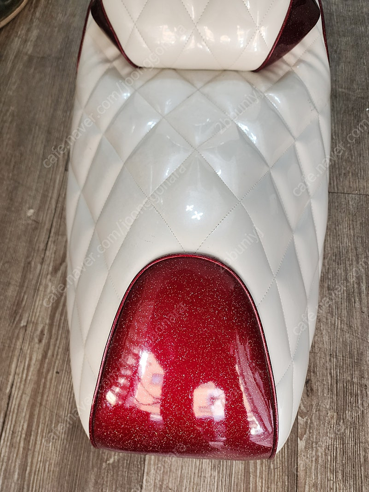 대림 큐2 Q2 용 에나멜시트 튜닝안장 이미지