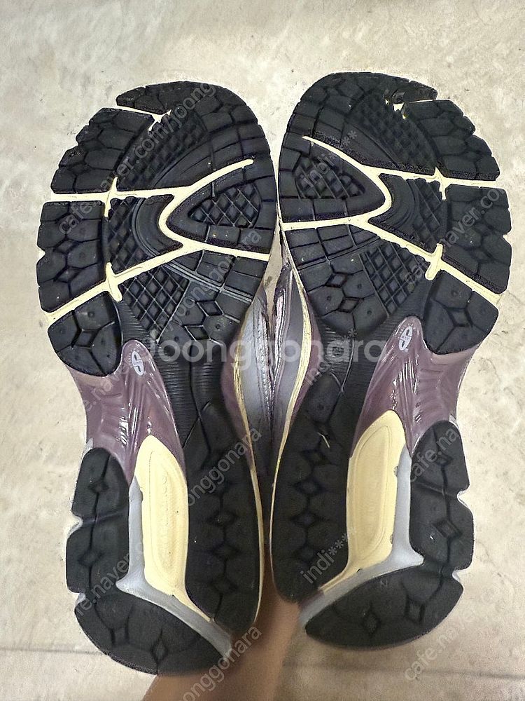 뉴발란스 1906r 핑크 운동화 235 새상품--3