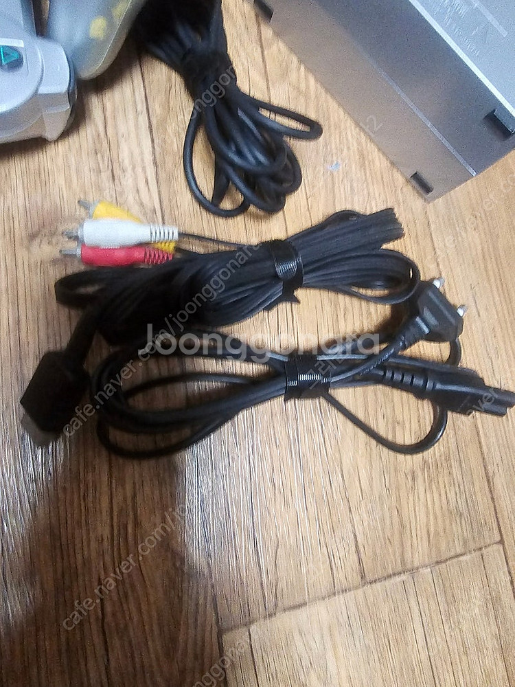 PS2 플스2 39000 실버 판매합니다.가격내림 택포7만에서 택포6만으로 가격인하--6