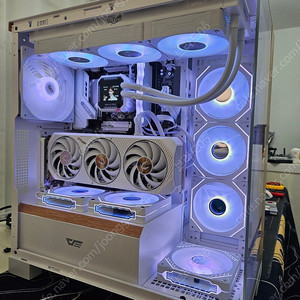 9800x3d rtx5070ti 화이트 우드 본체