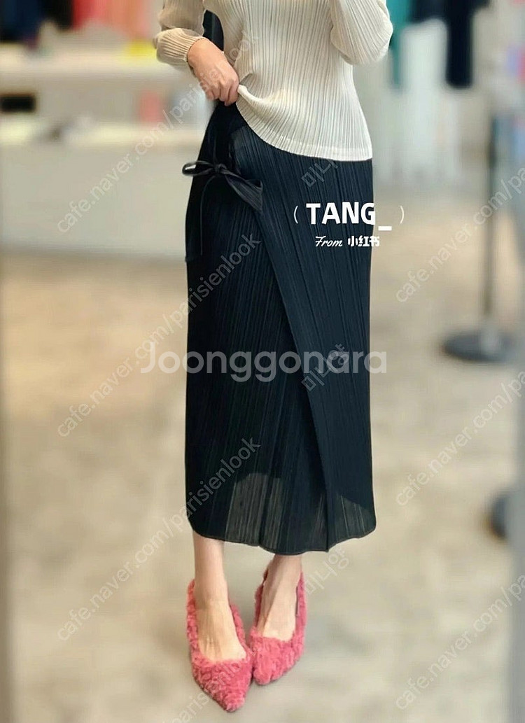 플리츠플리즈 이세이미야케 랩스커트 블랙 3사이즈--4