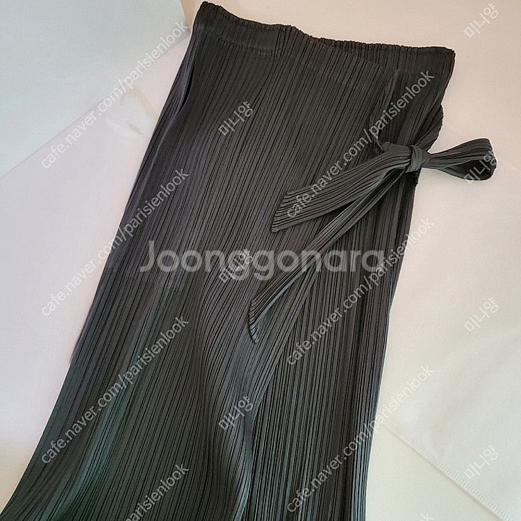플리츠플리즈 이세이미야케 랩스커트 블랙 3사이즈--9