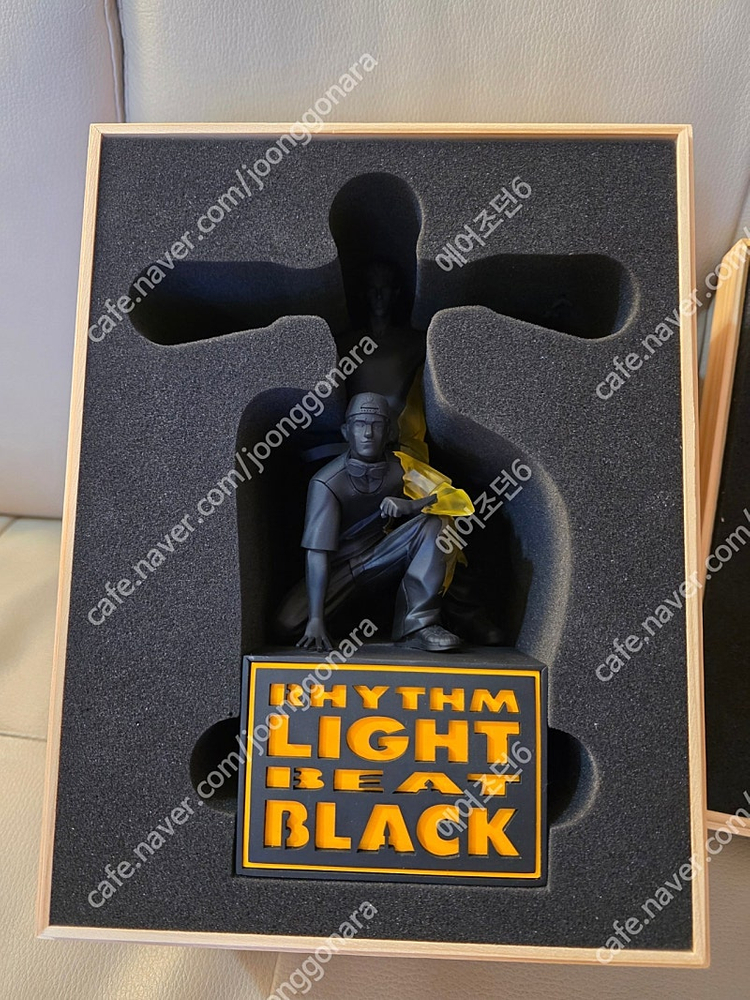 DEUX 듀스 오피셜 한정판 LP홀더 스태츄--9