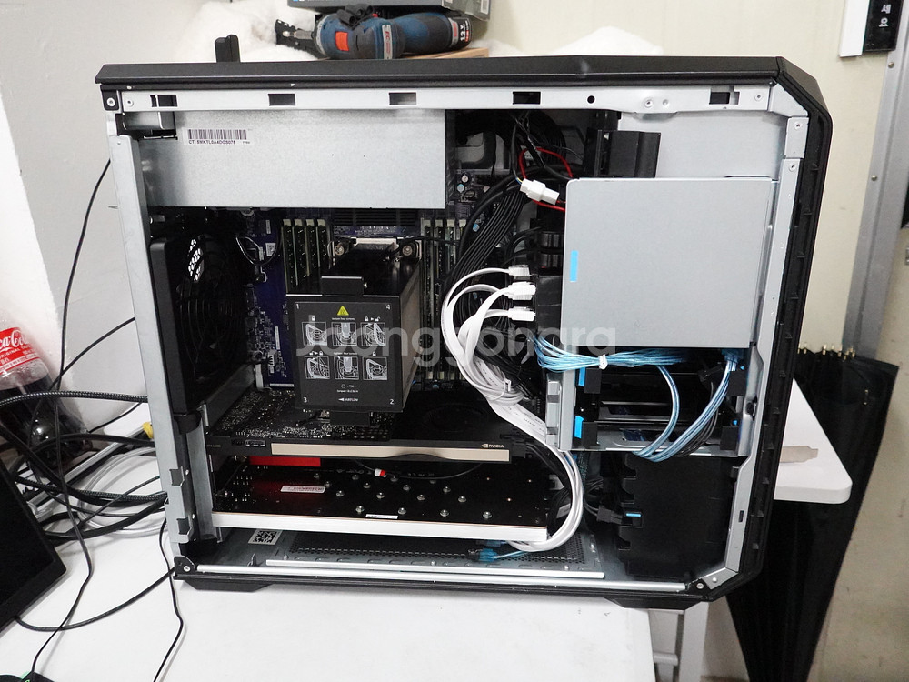 최신세대 - HP Z4 G5 및 HP Z8 G5 판매--2