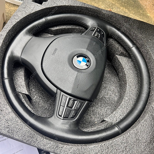 BMW 5시리즈 핸들