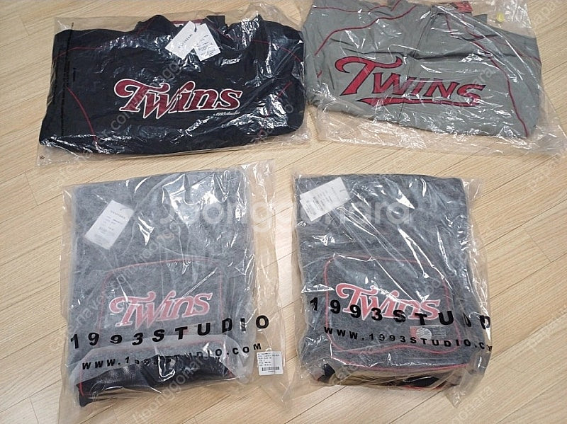 미개봉)LG 트윈스 에나멜 가방 판매--3