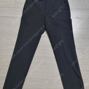 무신사 스탠다드 테이퍼드 히든 밴딩 크롭 슬랙스 30사이즈
