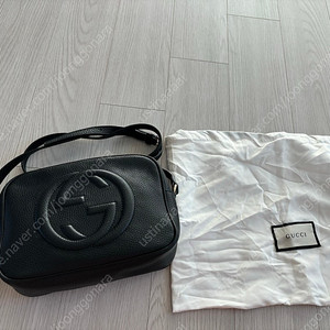 구찌 소호 테슬 디스코백