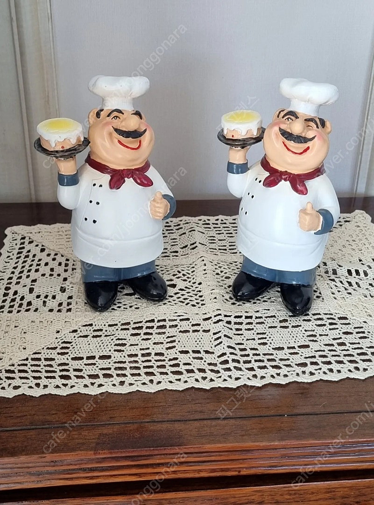 주방장 셰프 소품&장식품(케이크 들고있는 셰프) 주방 소품,장식품--4