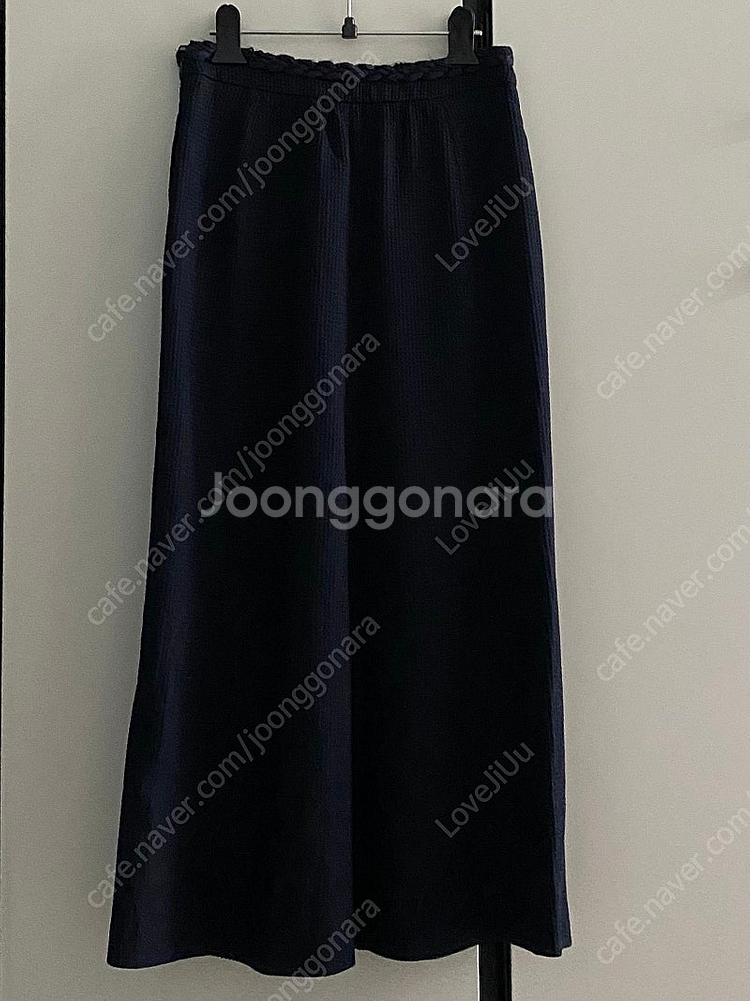 한섬 2023 타임 브레이드 라인 글리터 스커트--2