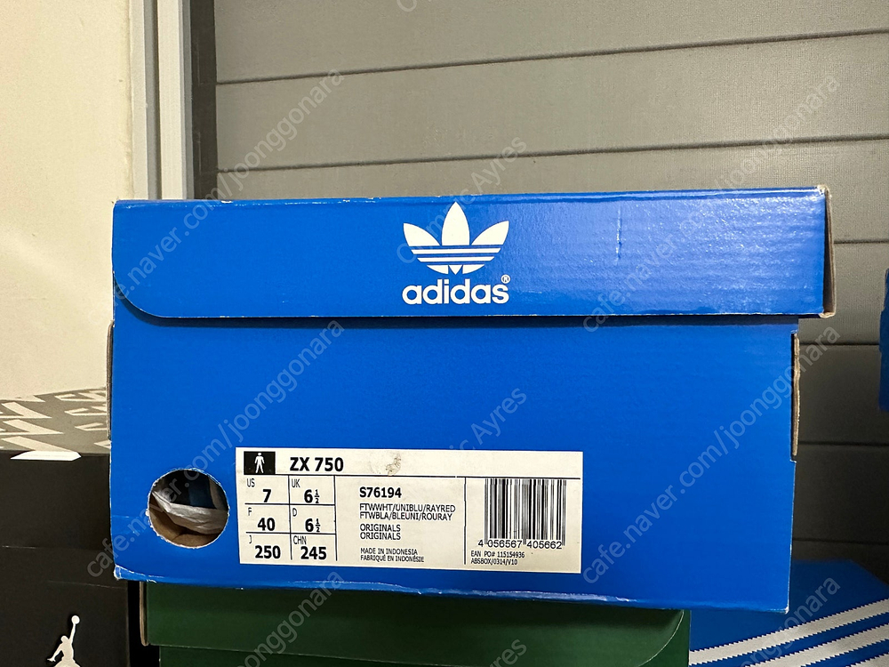 신품 - 아디다스 코리아 정품 운동화 슈즈 ZX750 S76194 사이즈 250m 남녀공용 이미지