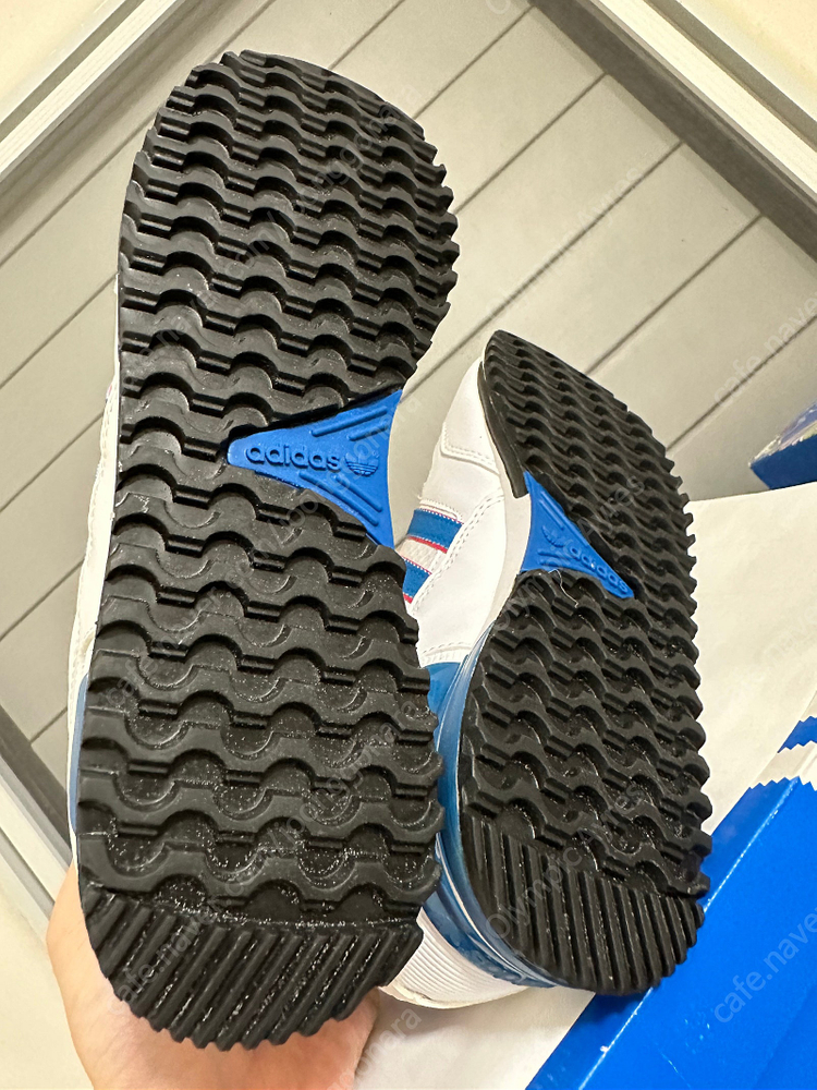 신품 - 아디다스 코리아 정품 운동화 슈즈 ZX750 S76194 사이즈 250m 남녀공용 이미지