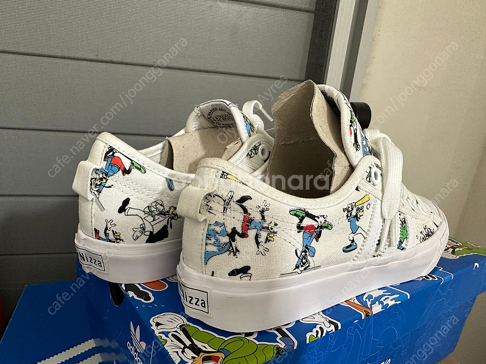 신품 - 아디다스 코리아 정품 니짜 X 디즈니 스포츠 구피 콜라보 에디션 운동화 슈즈 FW0645 사이즈260--4