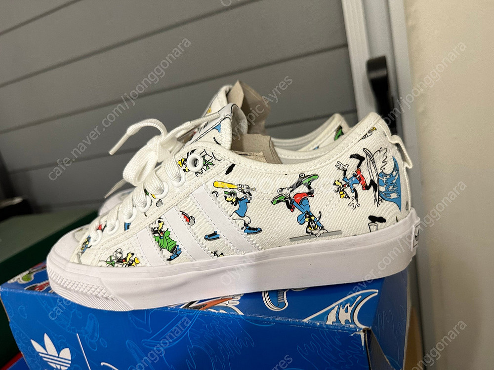 신품 - 아디다스 코리아 정품 니짜 X 디즈니 스포츠 구피 콜라보 에디션 운동화 슈즈 FW0645 사이즈260--9