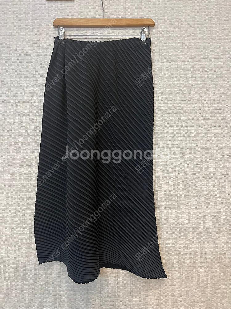 이세이미야케 플래스터 스커트 블랙--1