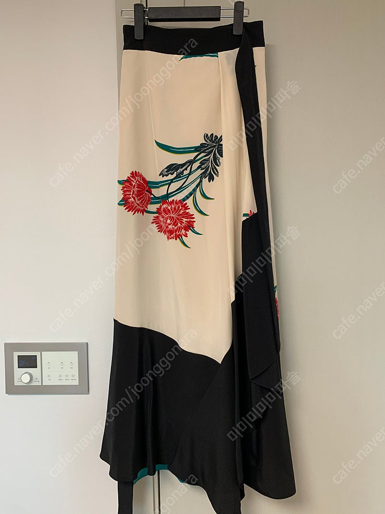 다이앤 본 퍼스텐버그 스커트--2