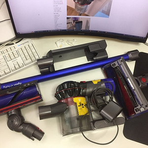 다이슨 청소기 이미지