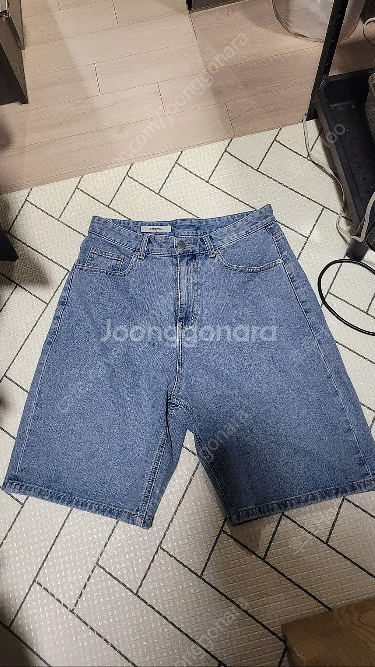 에잇세컨즈 버뮤다 데님 쇼츠 / 청반바지--1