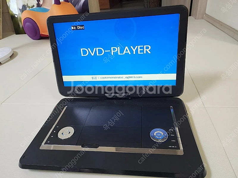 18인치 휴대용 DVD 플레이어 팝니다--0