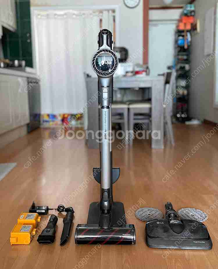 LG A9 무선청소기 + 물걸레 청소 키트(물 안나옴) 팝니다.--0