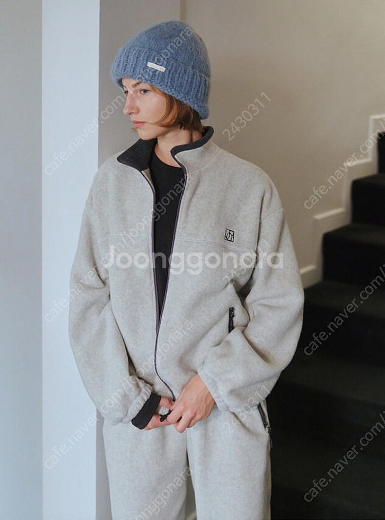 유라고 Emblem fleece zip-up라이트그레이--5