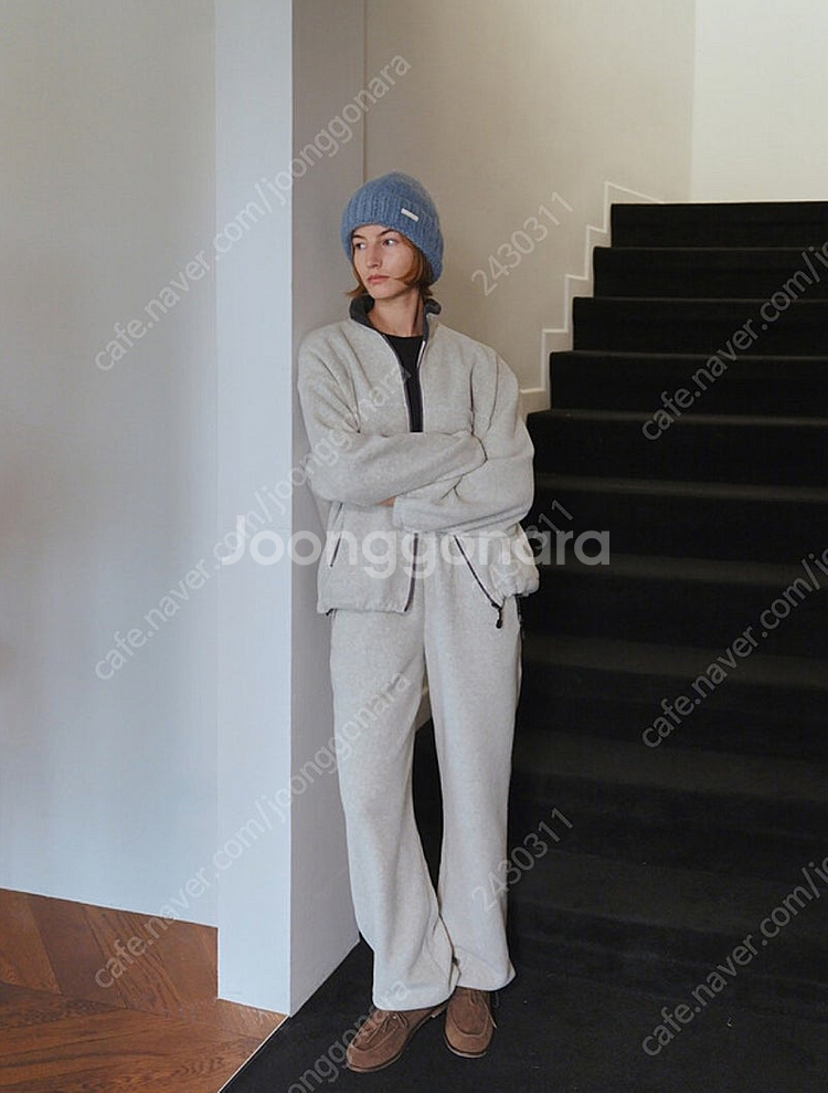 유라고 Emblem fleece zip-up라이트그레이--6