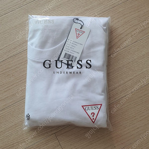 [][] 미개봉 새상품 게스 guess 반팔 하얀색 흰색 티셔츠 XL 1만원/택포/장당