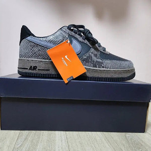 국내매장판)나이키290 나이키 에어포스1'07LV8 뱀피 (나코탭 새상품)