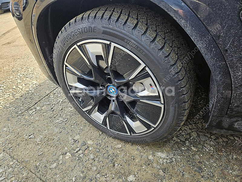 BMW IX3 브릿지스톤 윈터타이어 245 45 20/275 40 20--0