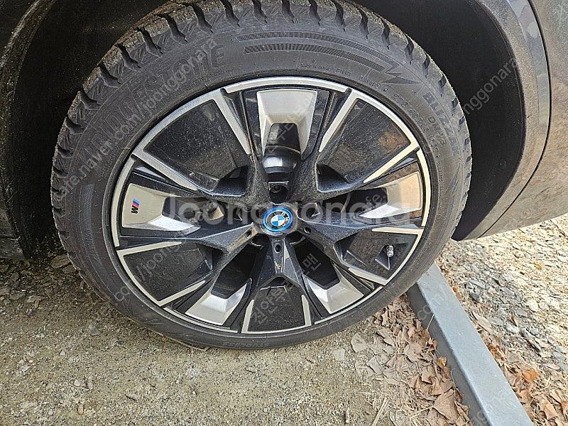 BMW IX3 브릿지스톤 윈터타이어 245 45 20/275 40 20--1