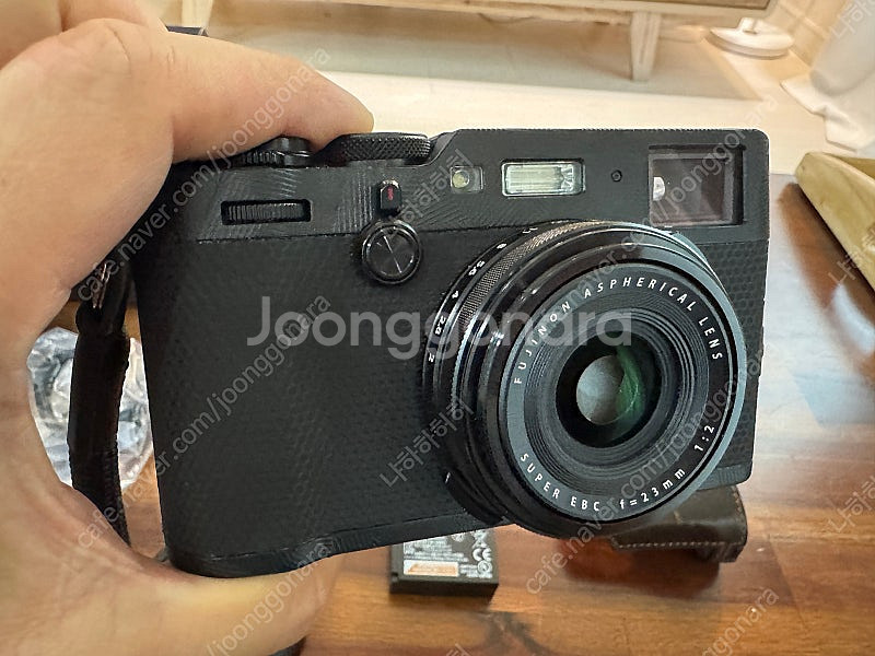 후지필름 X100F 미러리스 카메라 판매합니다--1