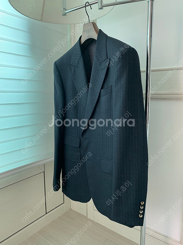 킨록 스트라이프 피크드라펠 모직자켓(블레이져) 100사...--2